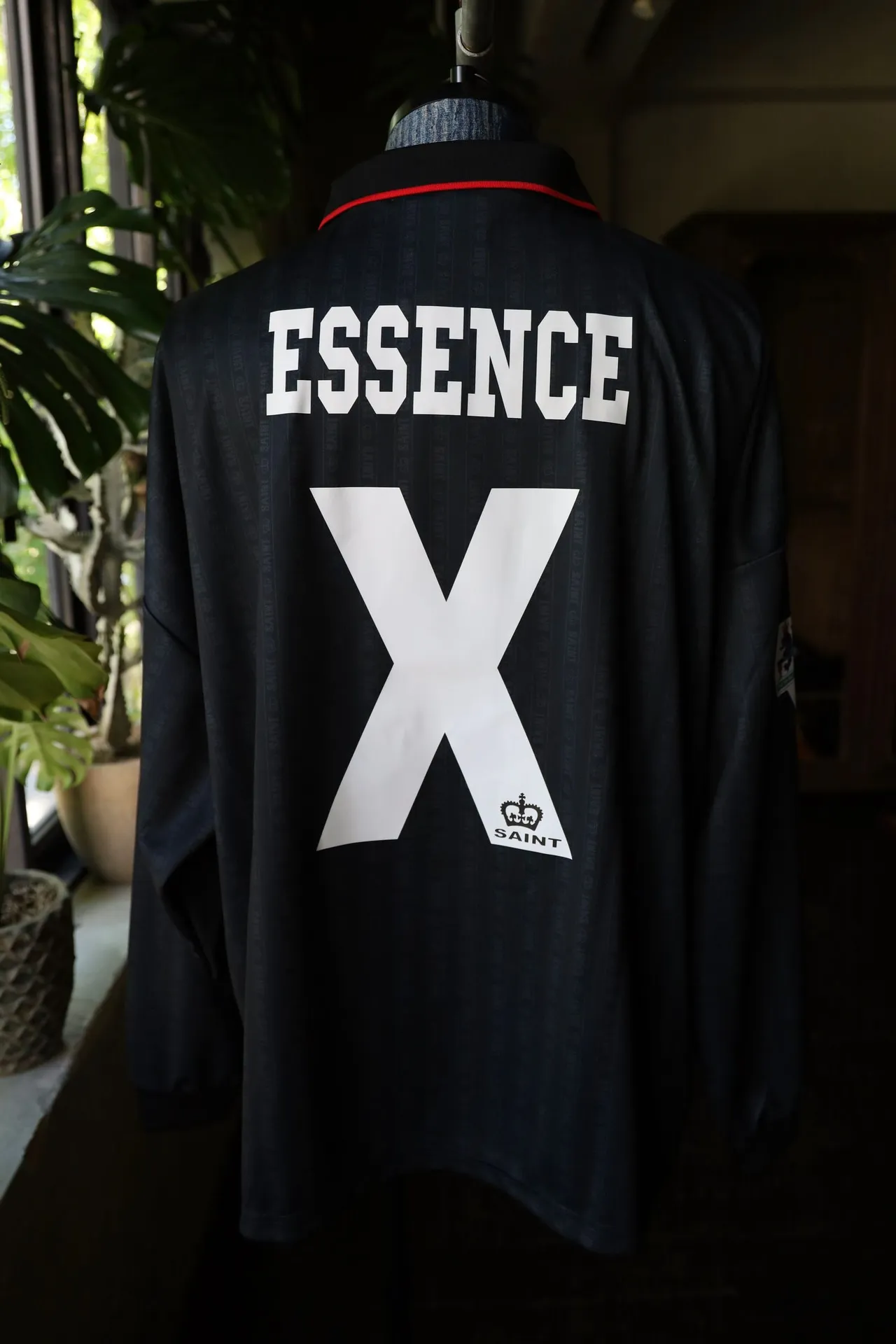 SAINT M×××××× SOCCER SHIRT 'FAITH'/BLK FAITH Football Long Sleeve Black S-XL This design has a lot of craftsmanship Digital fabric printing/front positioning printing laser cutting Offset printing + flocking printing + embossing Imported Behringer machine embroidery Flat machine collar + cuffs Genuine consistent main mark/wash mark/cherub mark
